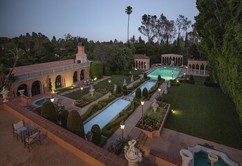 the beverly house pool