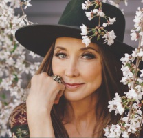 Pam Tillis Talks About Touring, Recording and . . . Fairwood?